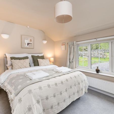 Central Malham Wellbeing Escape Hot Tub & Studio Kültér fotó