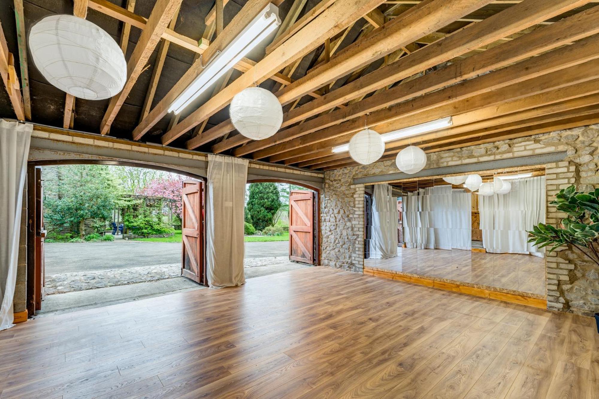 Central Malham Wellbeing Escape Hot Tub & Studio Kültér fotó