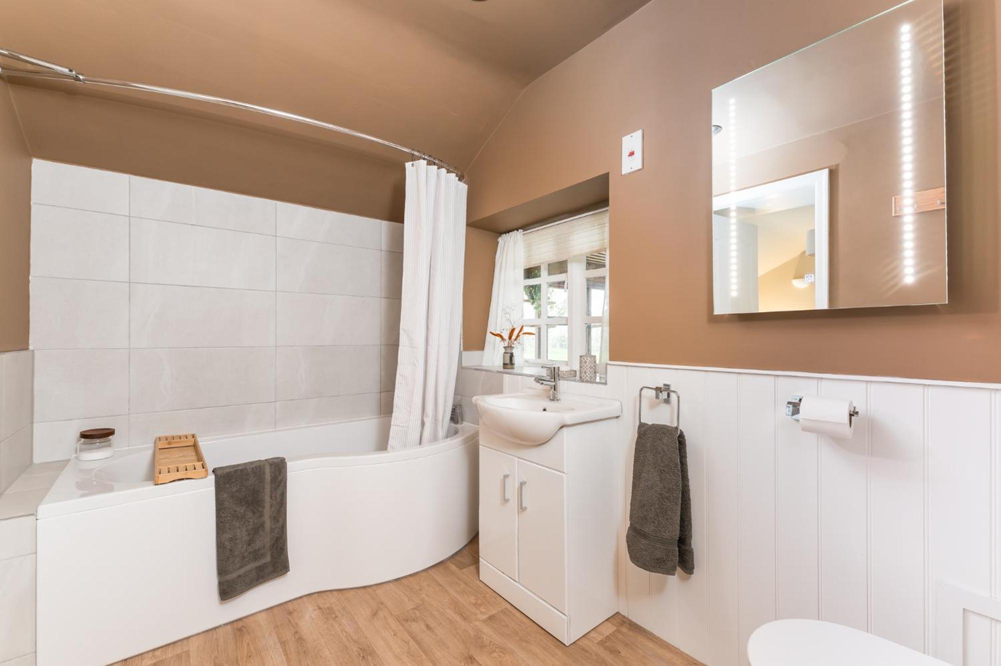 Central Malham Wellbeing Escape Hot Tub & Studio Kültér fotó