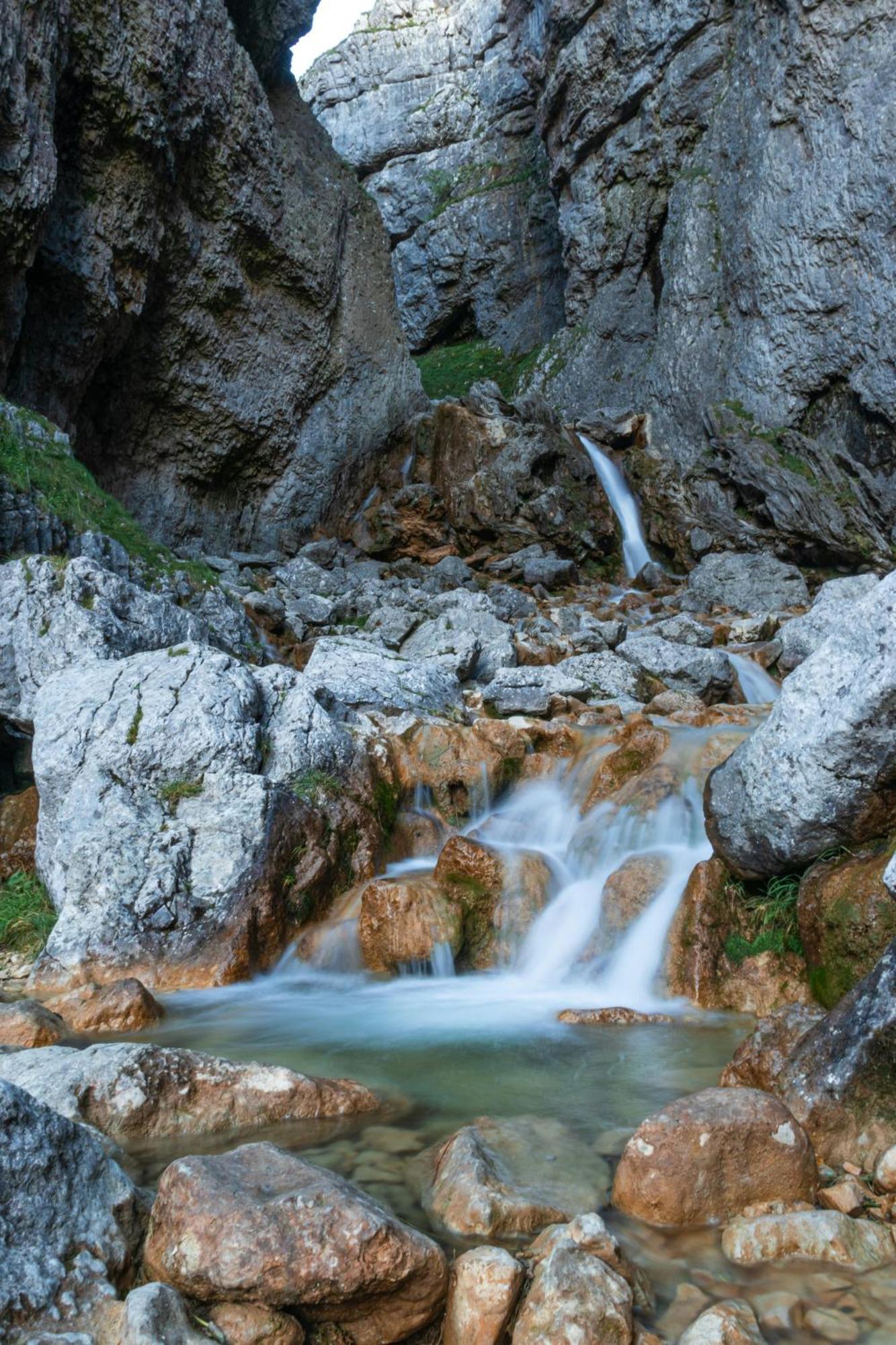 Central Malham Wellbeing Escape Hot Tub & Studio Kültér fotó
